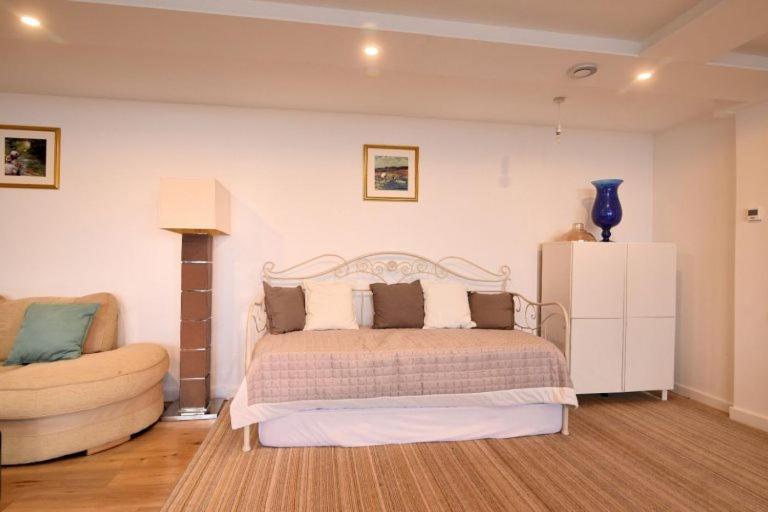 Largigi Offering Two Amazing Panoramic Sea Front Apartments Lyme Regis Exterior foto